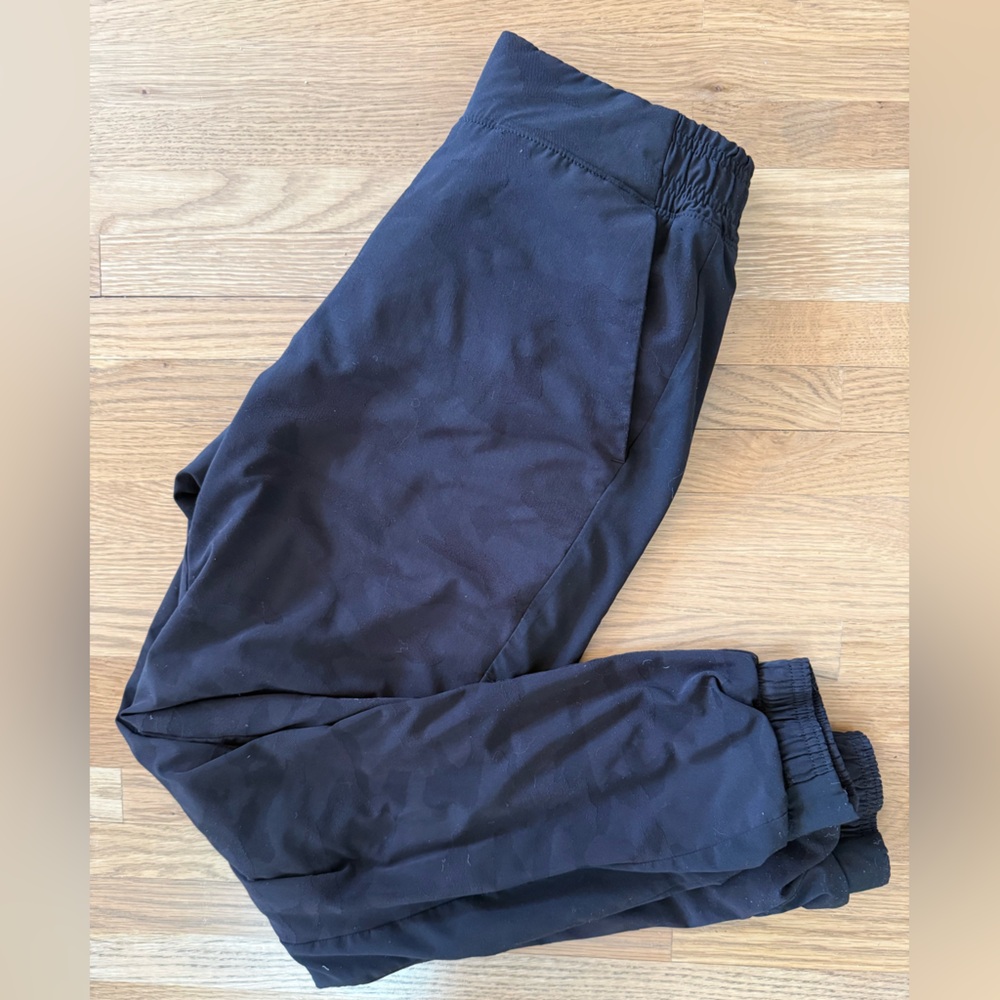 Athleta Brooklyn jogger lined Pants black camo size 2